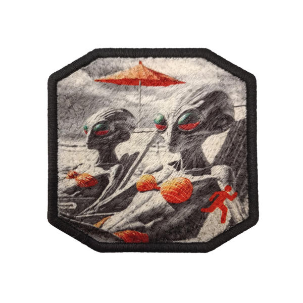 Patch ricamata Patch Alieni Beach, sistema velcro intercambiabile